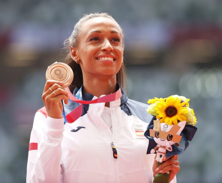 Athletics – Olympics: Day 10 Ana Peleteiro nos explica cómo entrenar el cuerpo y la mente para triunfar en Mercedes-EQ Welife Festival